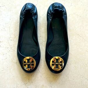 Gently worn Tory Burch flats. “Minnie Travel Ballet”